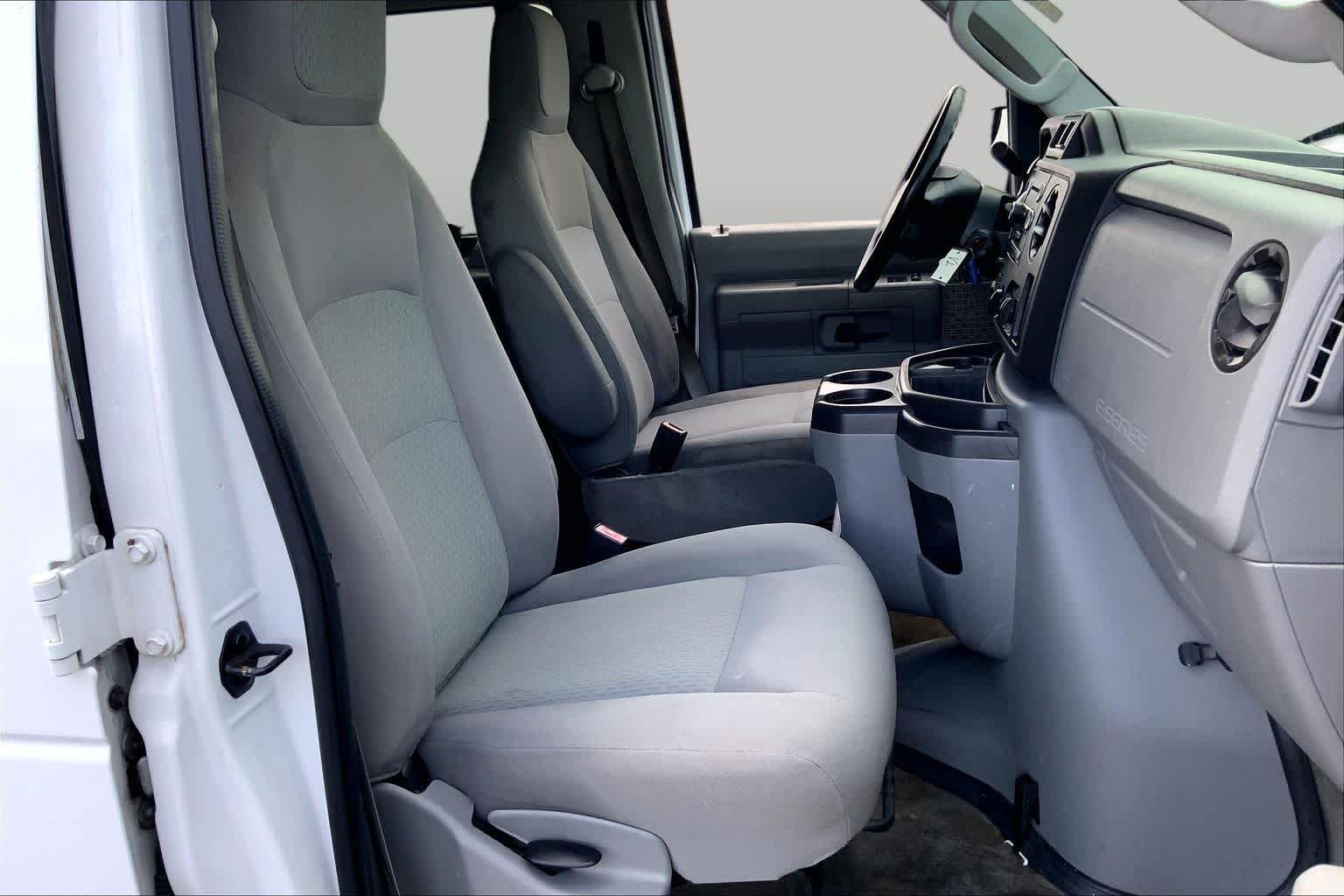 Used 2014 Oxford White Ford XLT image 9