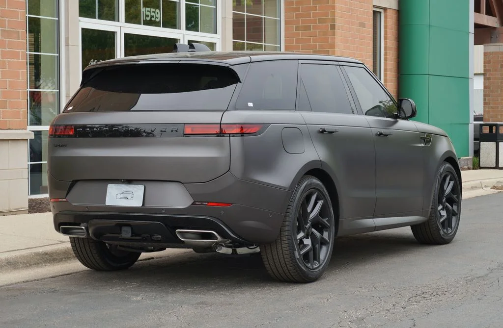 New 2026 Charente Grey Land Rover Dynamic SE image 6