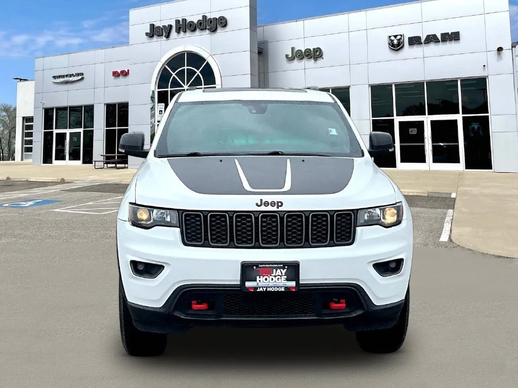 Used 2020 White Jeep Trailhawk image 2