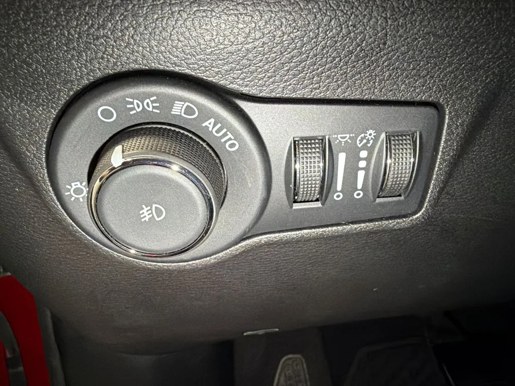 Certified Used 2025 Red Hot Pearlcoat Jeep Trailhawk image 23