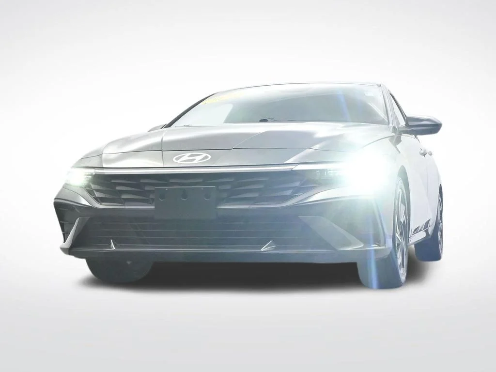 Used 2025 Amazon Gray Hyundai SEL Sport image 38