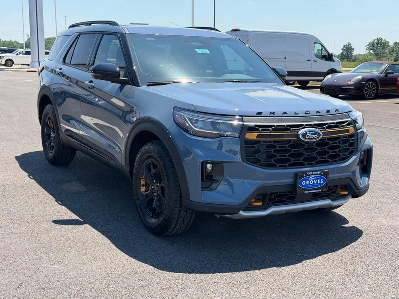 New 2026 Vapor Blue Metallic Ford Tremor image 3