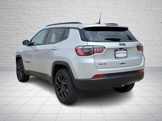 New 2026 Silver Zynith Metallic Clear-Coat Exterior Paint Jeep Latitude image 3