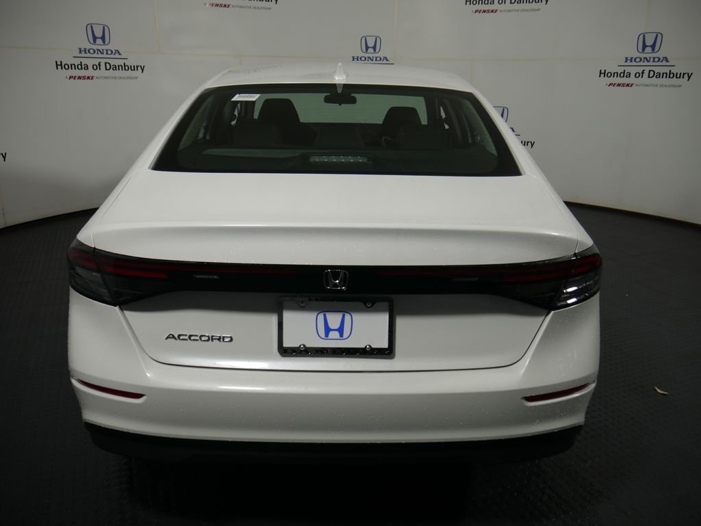 New 2026 Platinum White Pearl Honda LX image 5