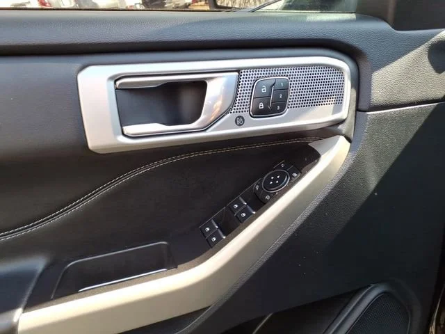 2022 Ford Explorer Limited - Photo 17