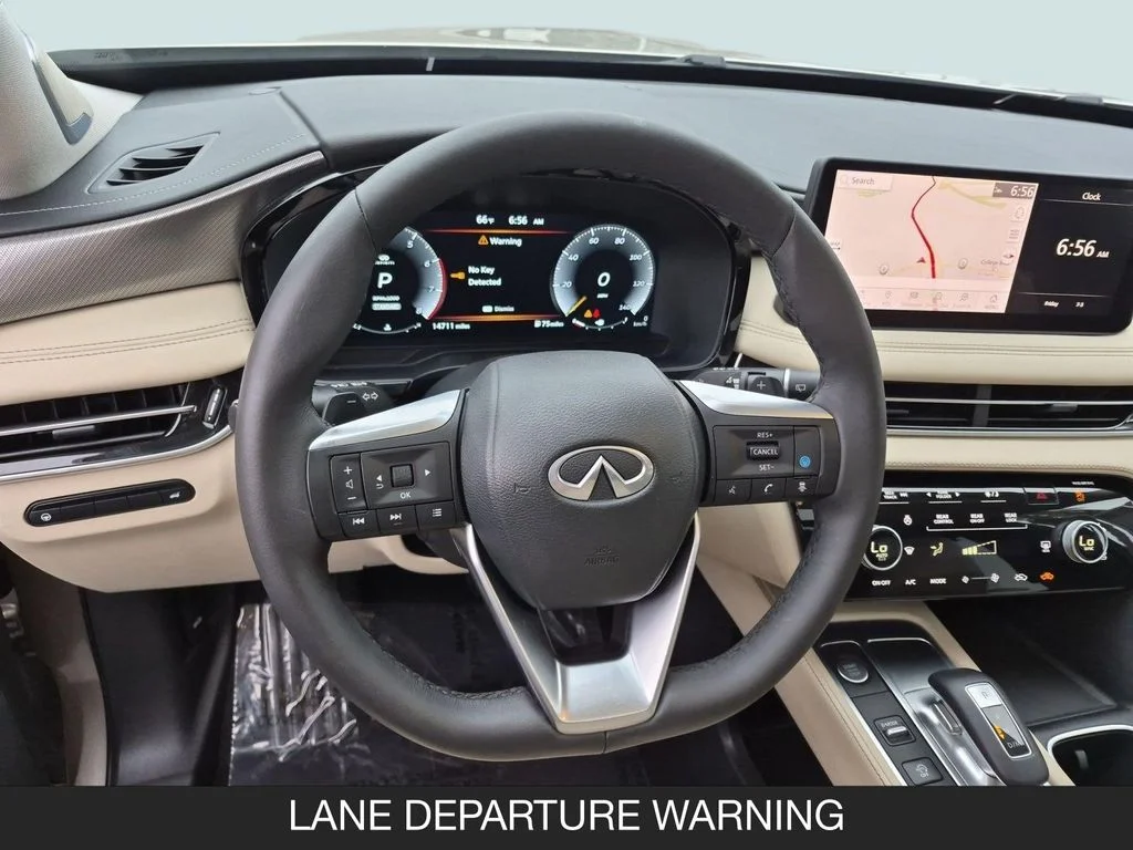 Used 2025 Silver INFINITI LUXE image 20