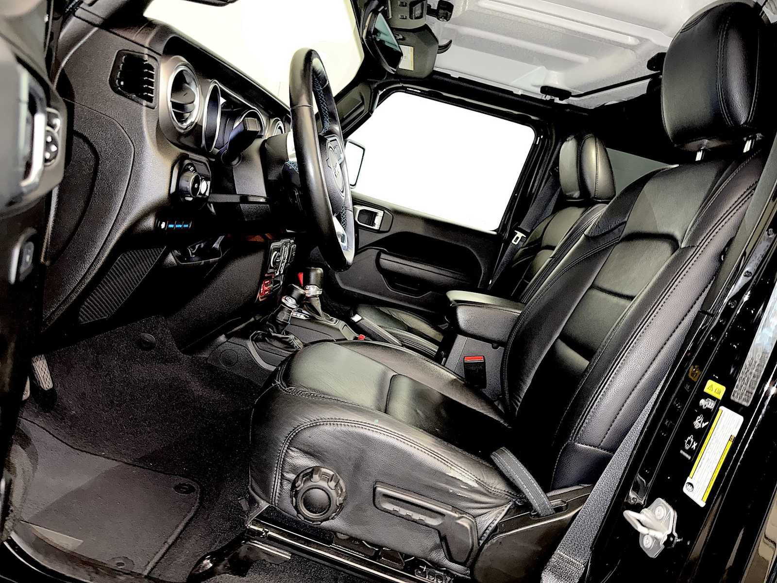Used 2023 Black Clearcoat Jeep Rubicon image 9