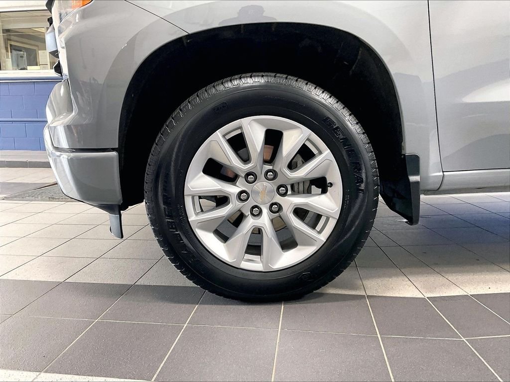 Used 2024 Gray Chevrolet Custom image 7