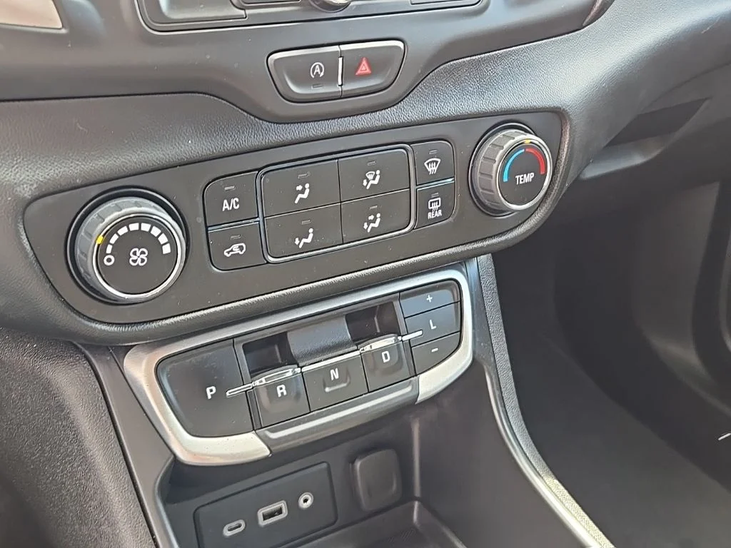2023 GMC Terrain SLE - Photo 24