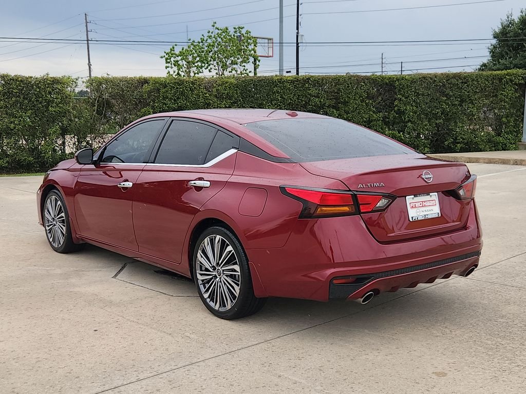 Certified Used 2024 Red Nissan 2.5 SL image 7