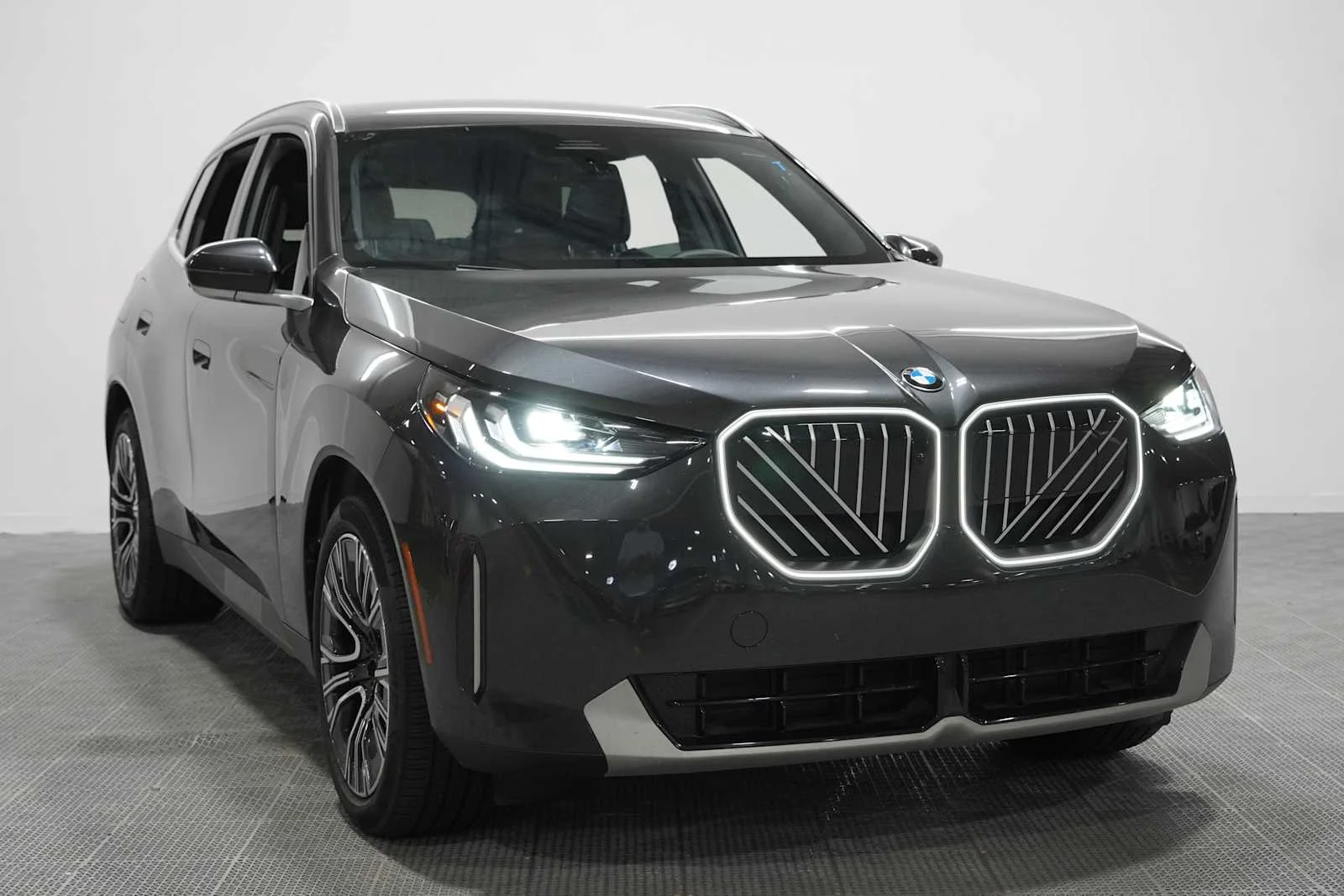 Used 2025 Dark Graphite Metallic BMW 30 xDrive image 3