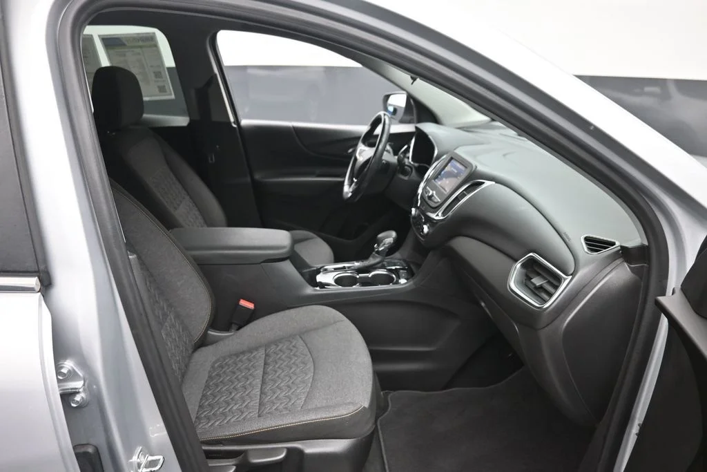 Used 2022 Silver Chevrolet LT image 9