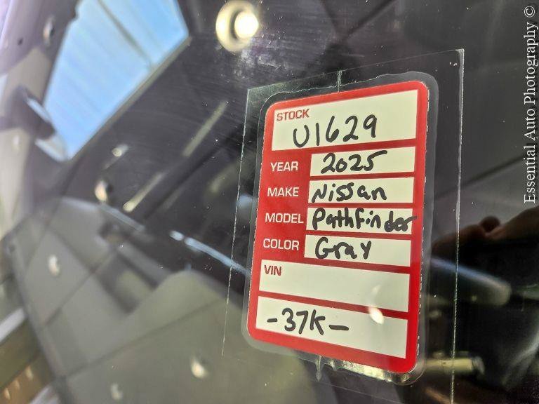 Used 2025 Gun Metallic Nissan SL image 26