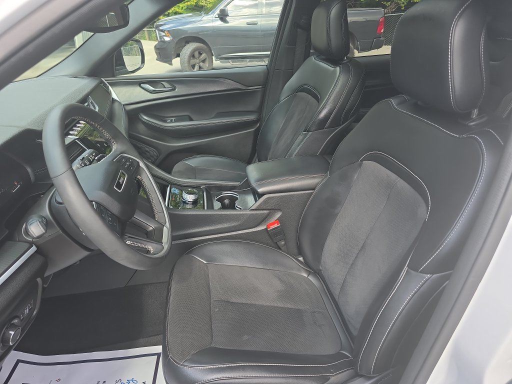 Used 2024 White Jeep Altitude X image 15