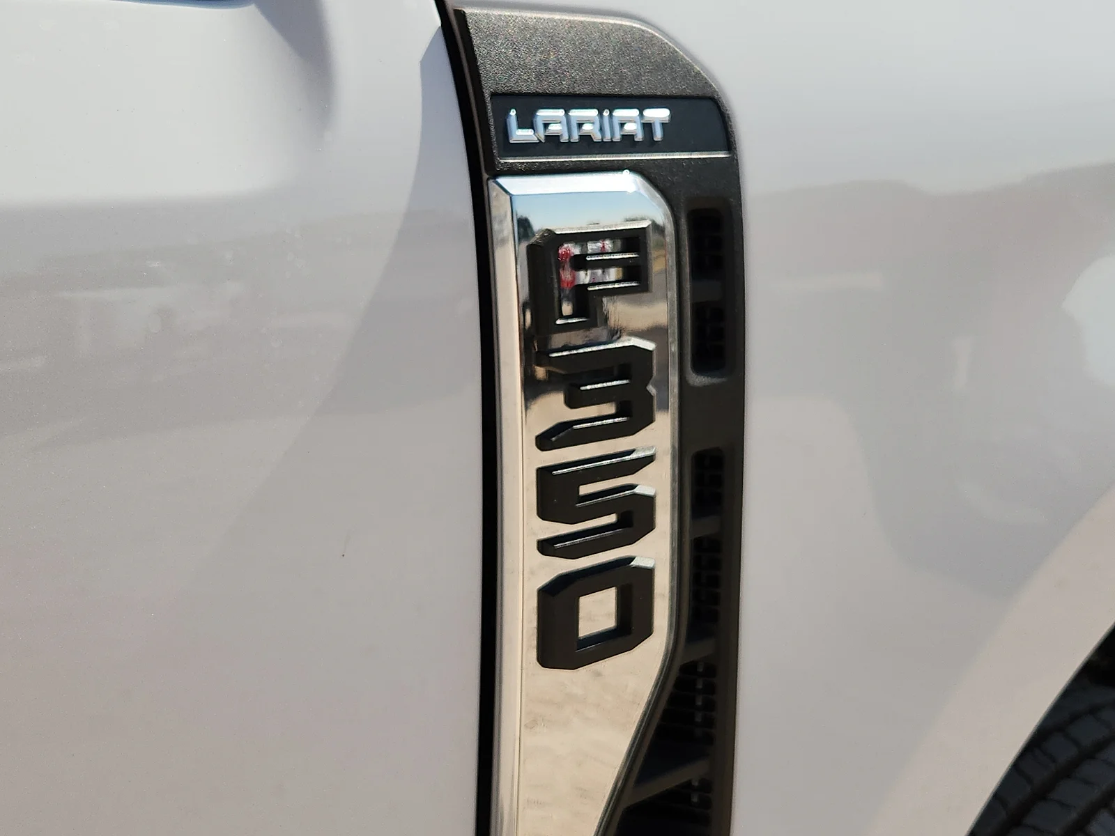 New 2026 Oxford White Ford Lariat image 10