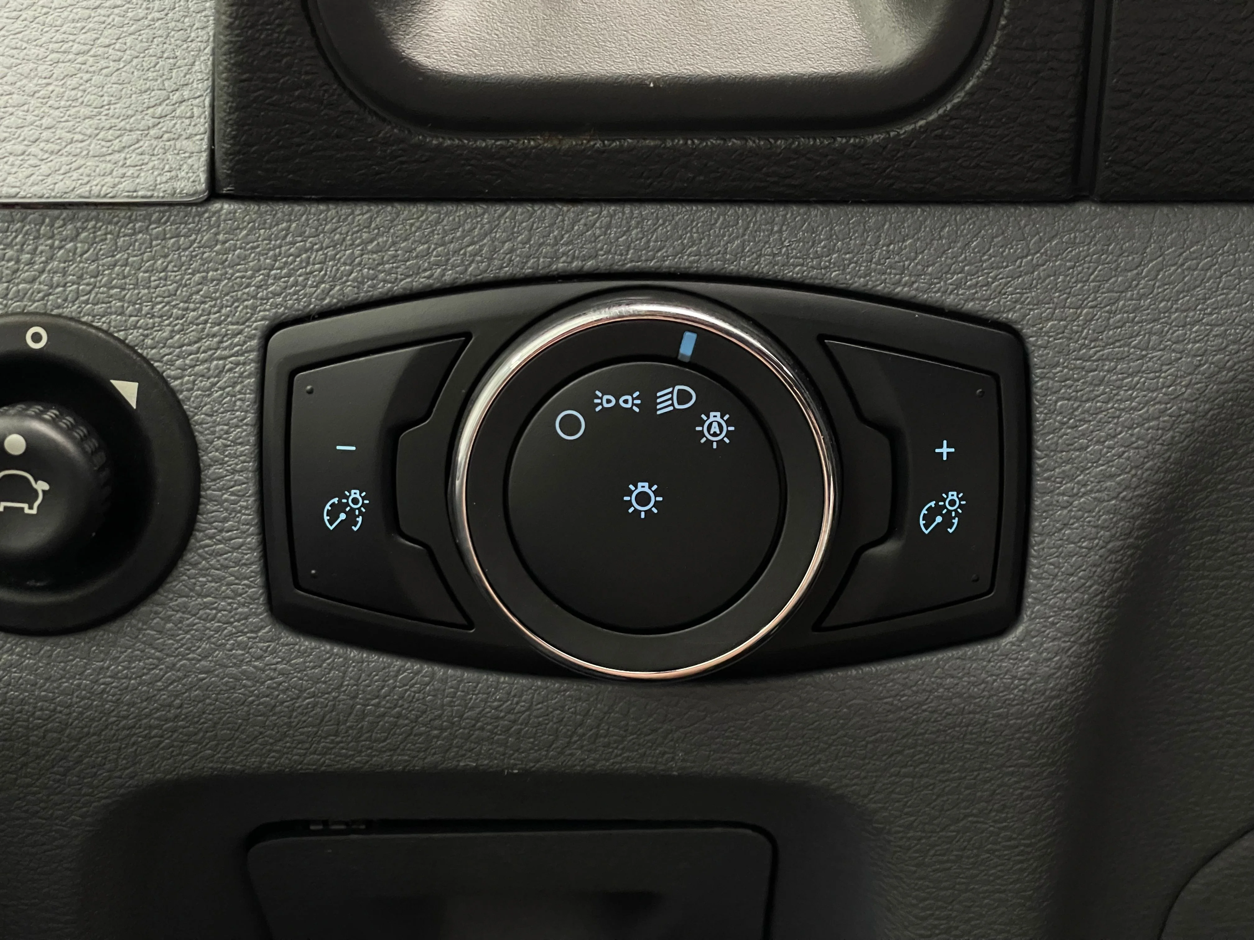 Used 2019 Stone Gray Metallic Ford XLT image 20