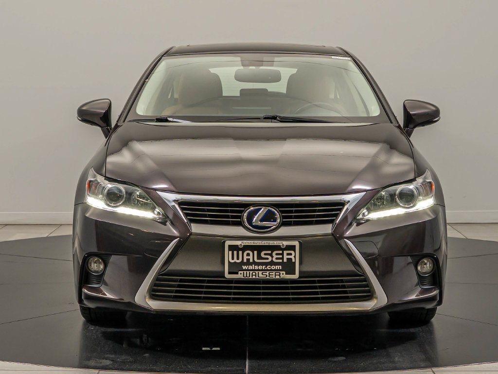 Used 2014 Pearl Lexus 200h image 2