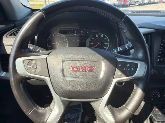 Used 2018 White GMC SLE image 17