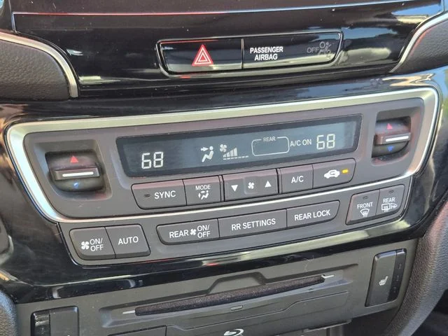 Used 2019 White Honda Touring image 32