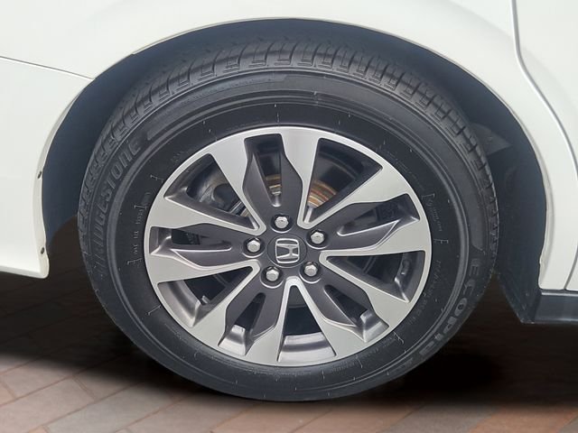 Used 2023 Platinum White Pearl Honda EX-L image 4