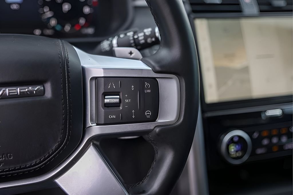 2024 Land Rover Discovery Metropolitan Edition - Photo 16