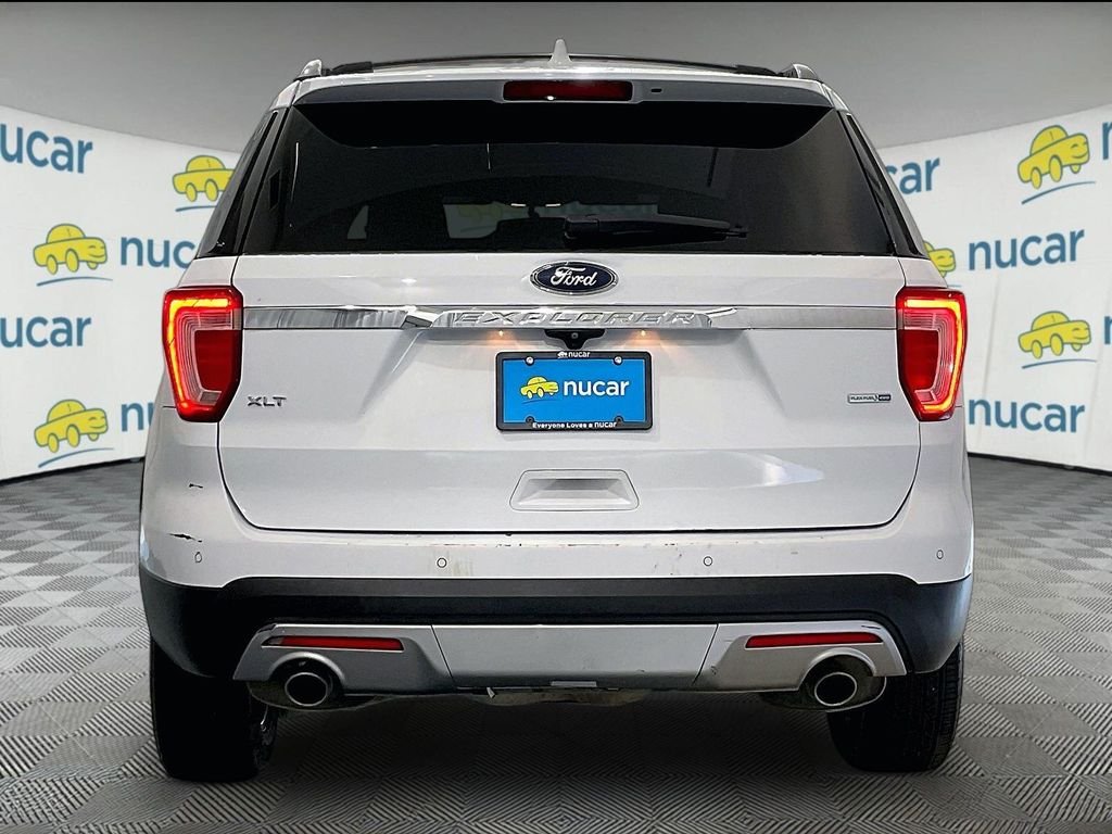 Used 2016 White Ford XLT image 5