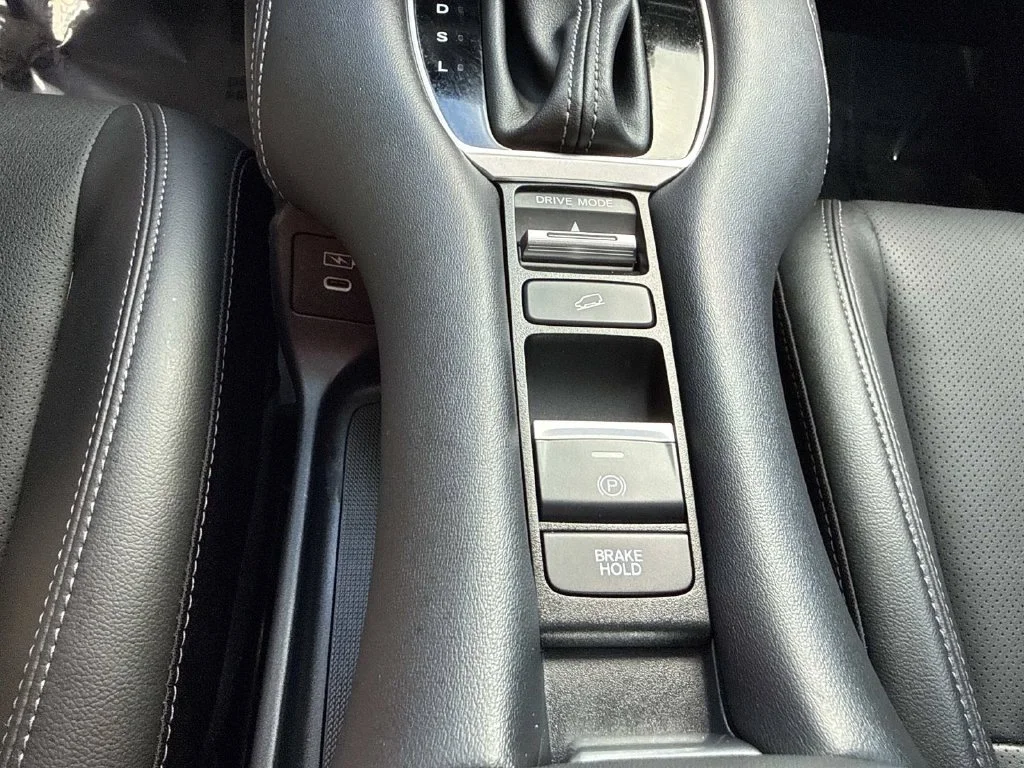 Used 2025  Honda EX-L image 34