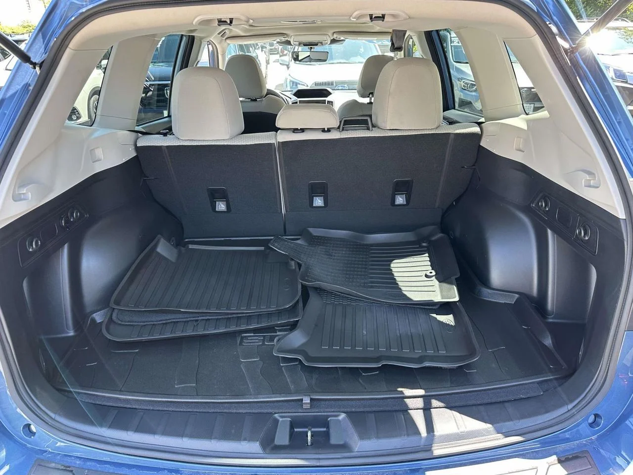 Used 2023 Horizon Blue Pearl Subaru Premium image 12