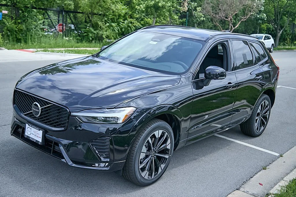 New 2026 Onyx Black Volvo Plus image 6