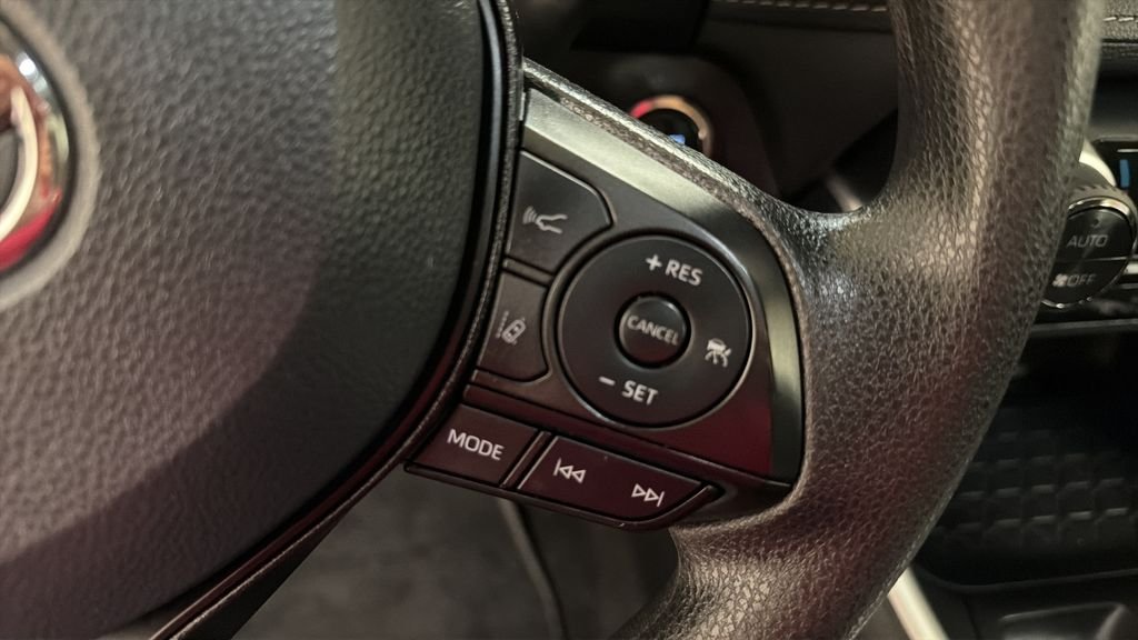 Used 2025 White Toyota XLE image 18