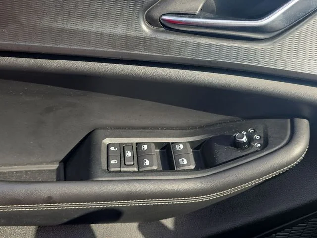 Used 2024 Gray Jeep Altitude image 29
