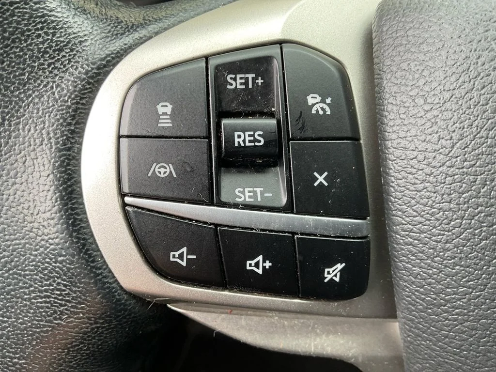 Used 2022 Silver Ford XLT image 34