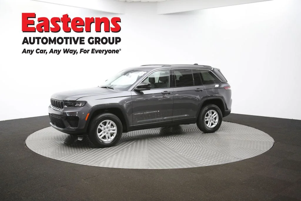 Used 2023 Gray Jeep Laredo image 57