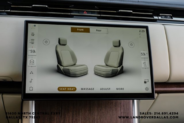 Used 2024  Land Rover SE image 33