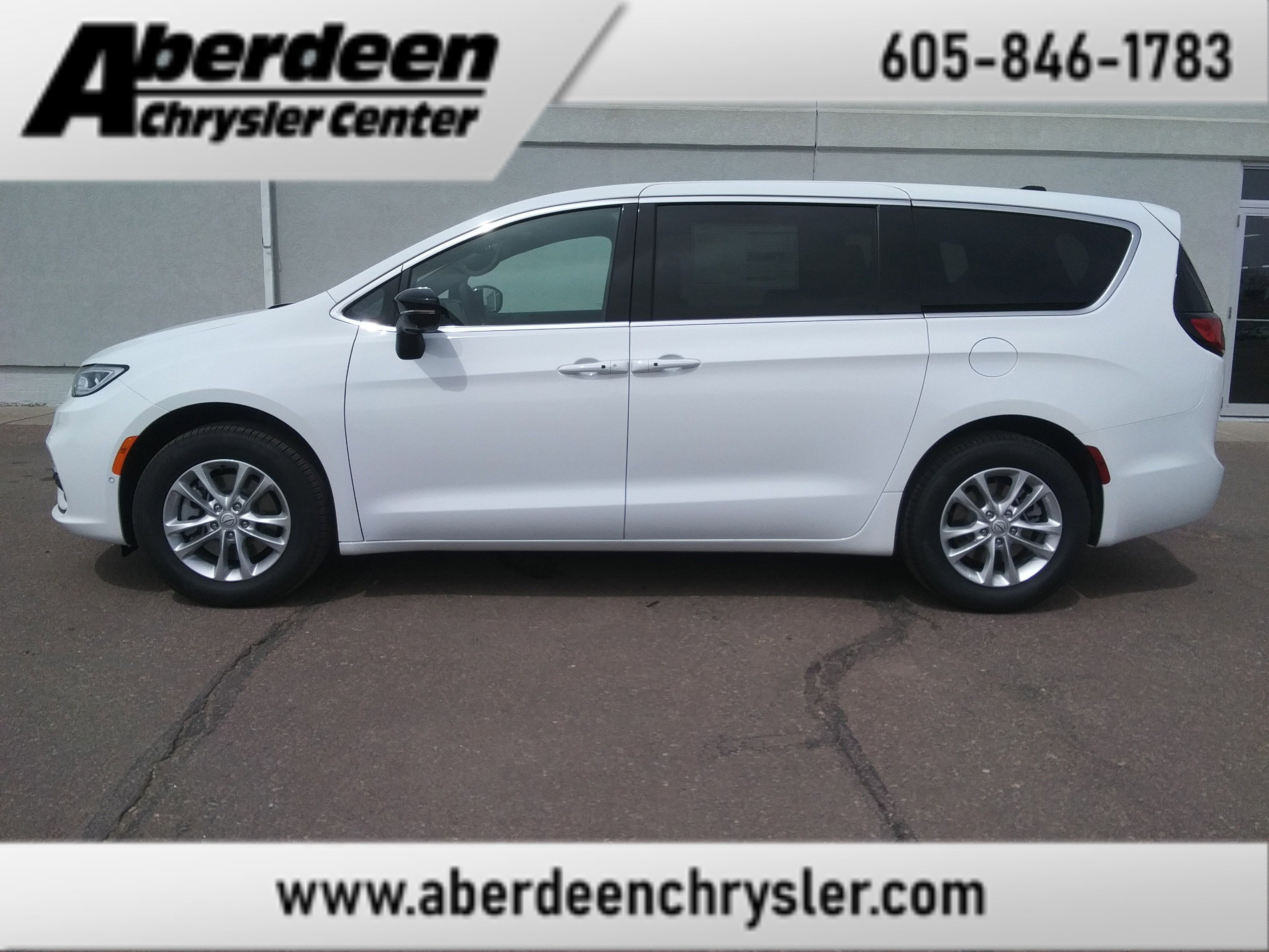 2026 Chrysler Pacifica Select AWD's photo