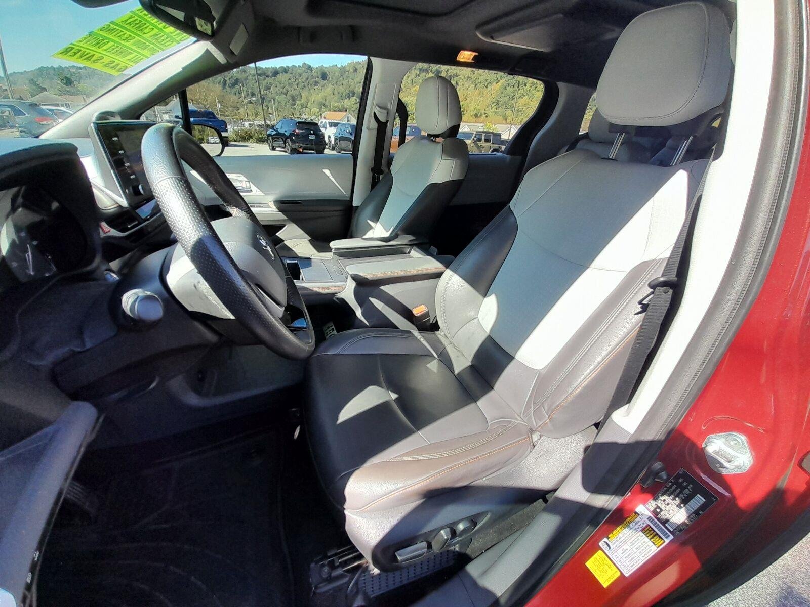 Used 2022 Ruby Flare Pearl TOYOTA  image 40