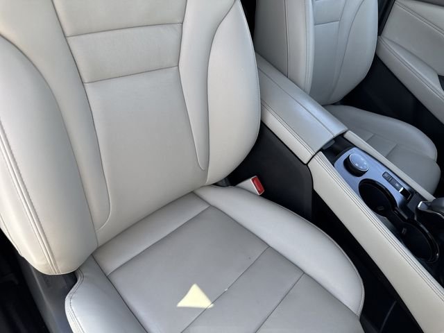Used 2023 White Nissan SL image 28