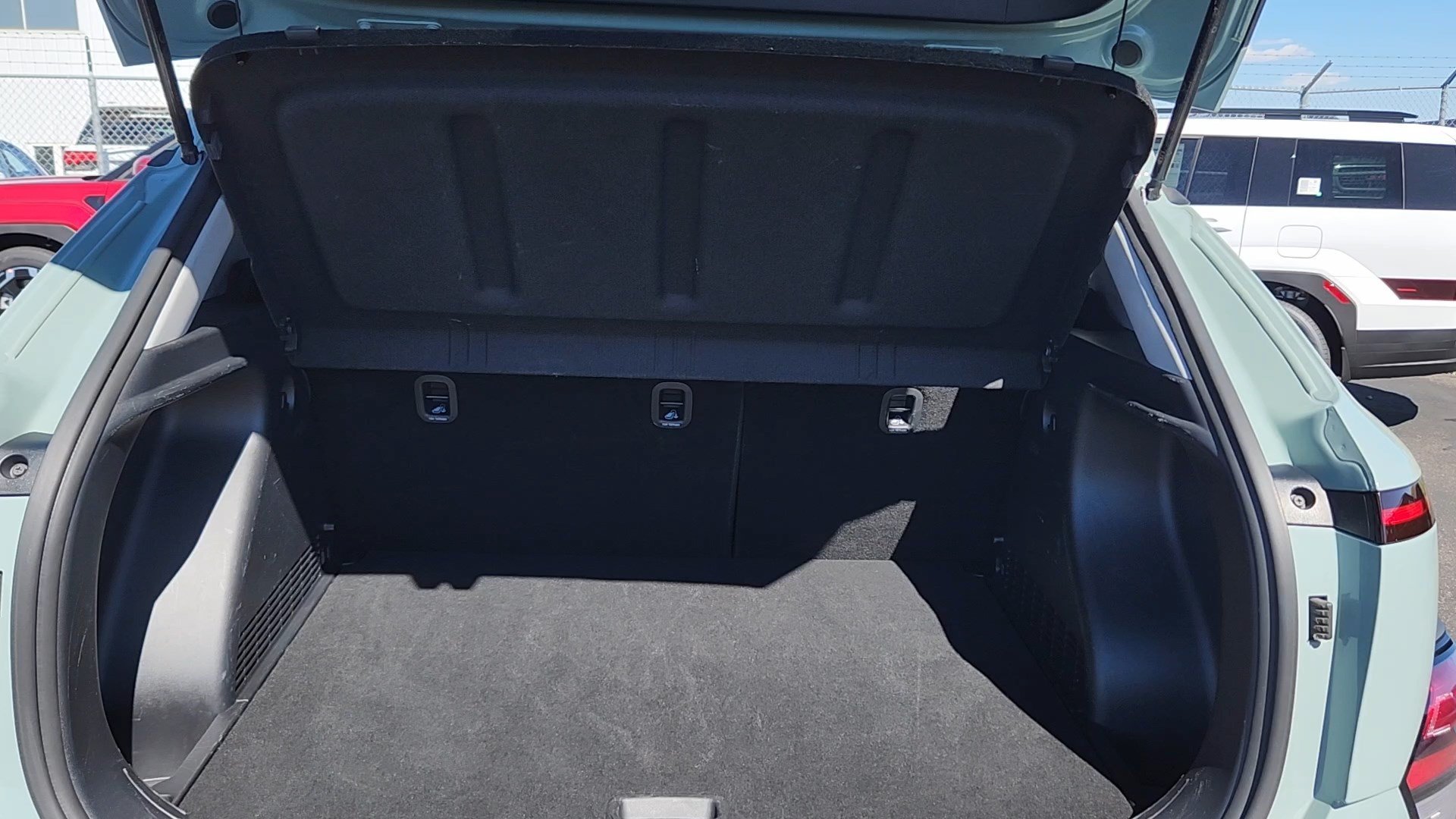 2025 Hyundai Kona SEL - Photo 18