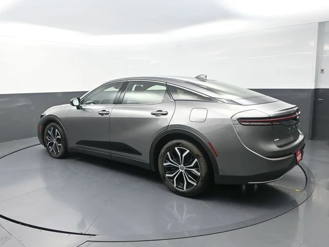 Used 2023  Toyota XLE image 6