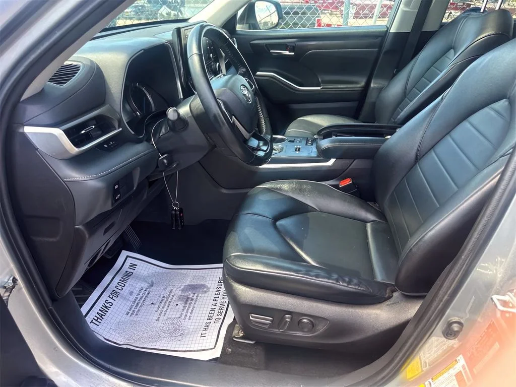 Used 2022 Celestial Silver Metallic Toyota Hybrid XLE image 7