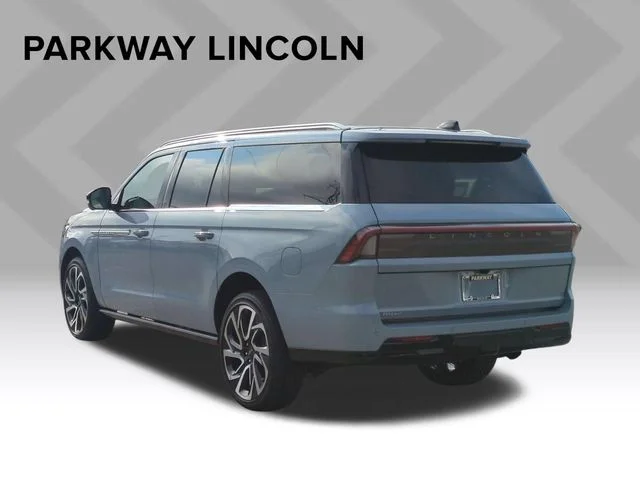 Used 2026 Gray Lincoln Reserve image 3