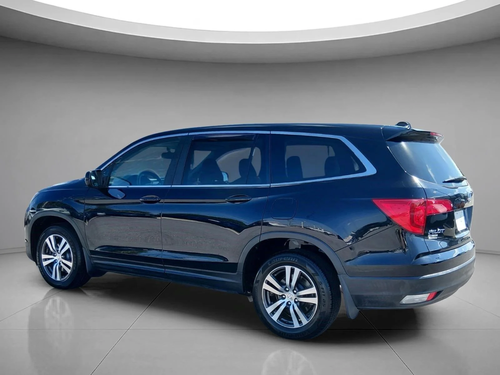 Used 2017 Crystal Black Pearl Honda EX-L image 3