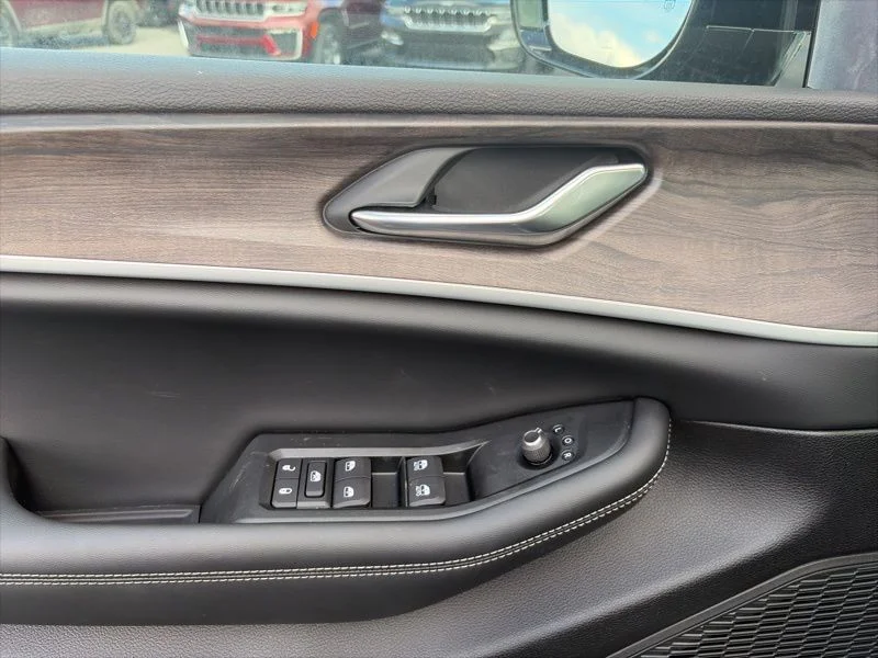 2026 Jeep Grand Cherokee Laredo - Photo 14
