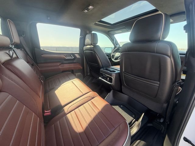 Used 2025 White GMC Denali Ultimate image 17