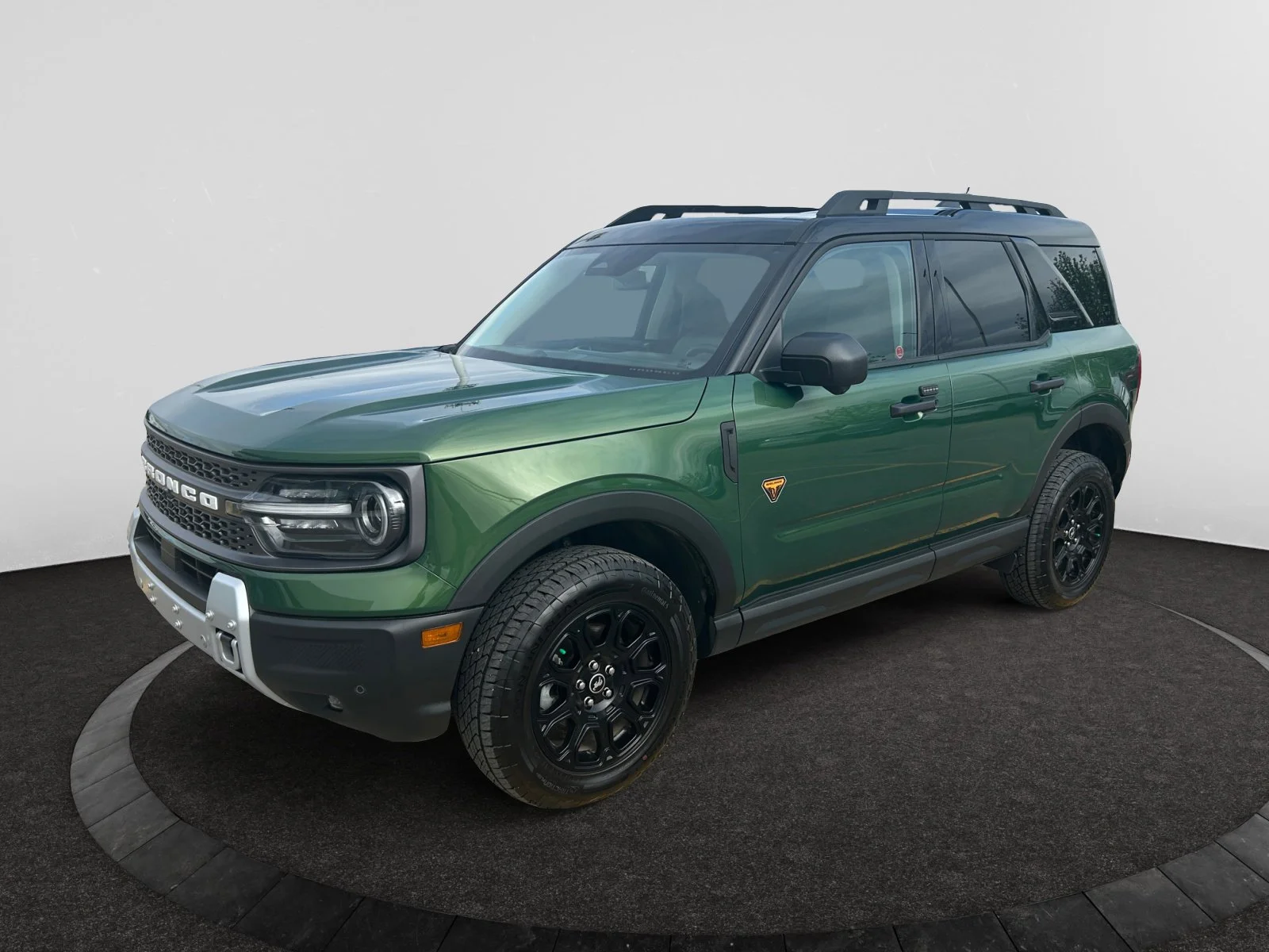 Used 2025 GREEN Ford  image 1