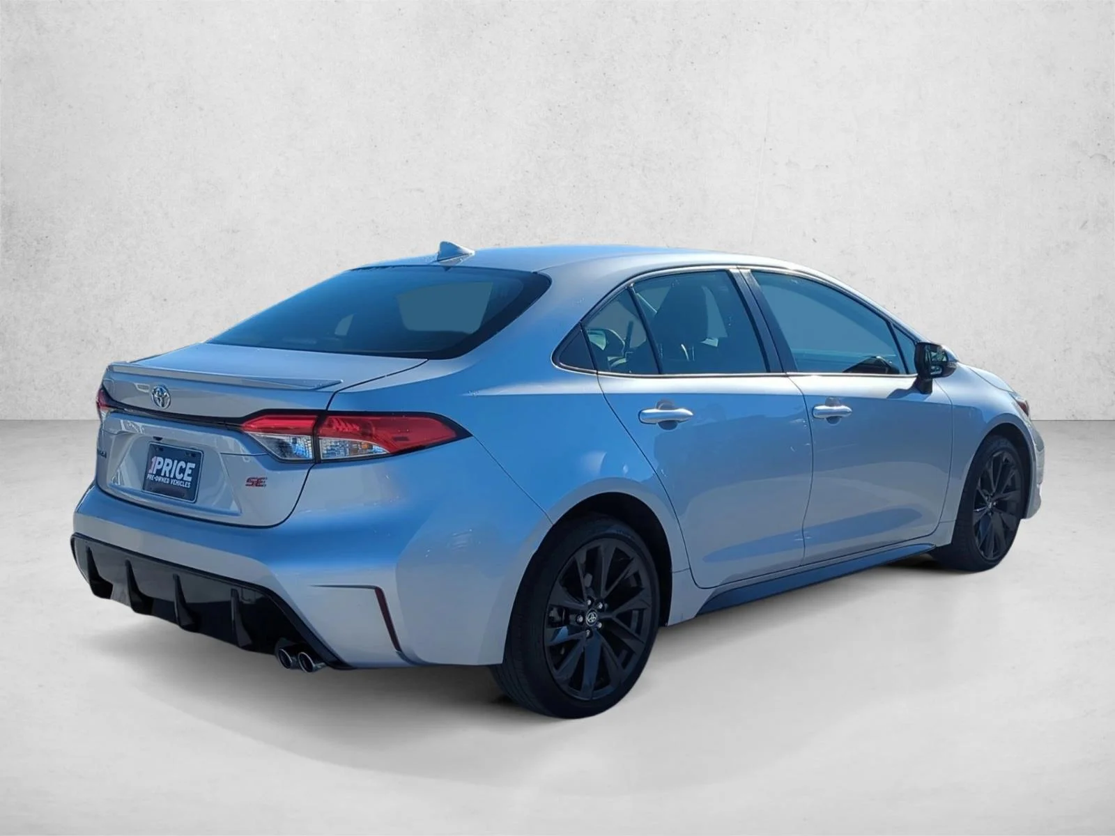 Used 2024 Classic Silver Metallic Toyota SE image 5