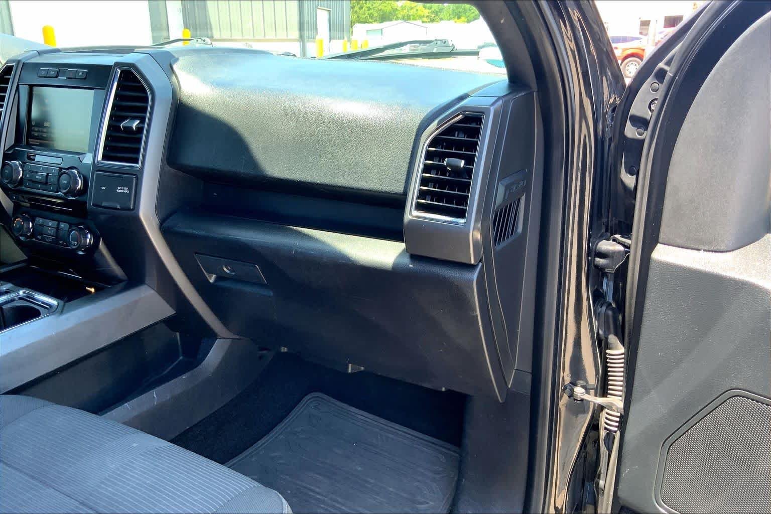 Used 2015 Tuxedo Black Metallic Ford XLT image 18