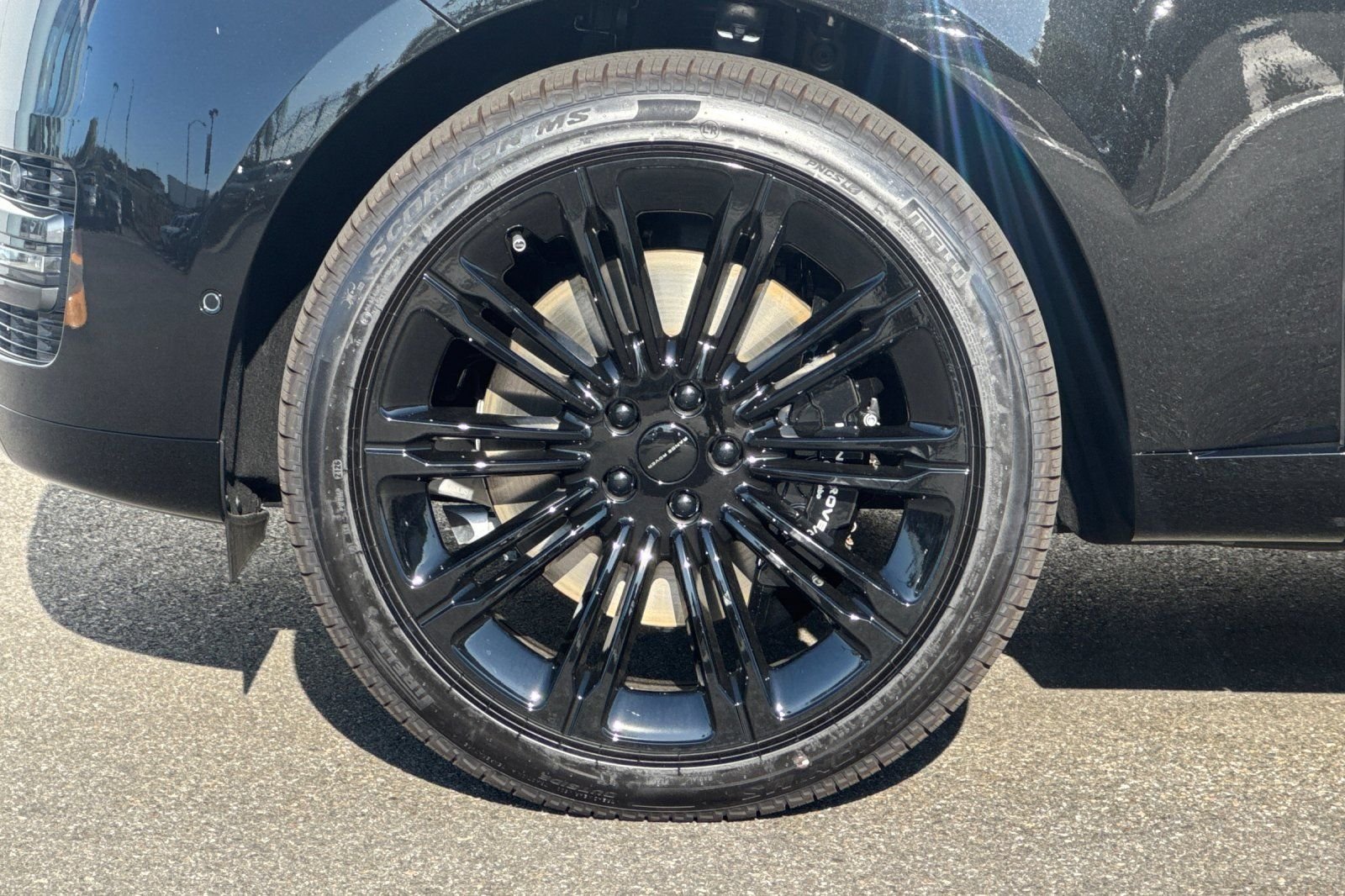New 2026 Santorini Black Land Rover SE image 33