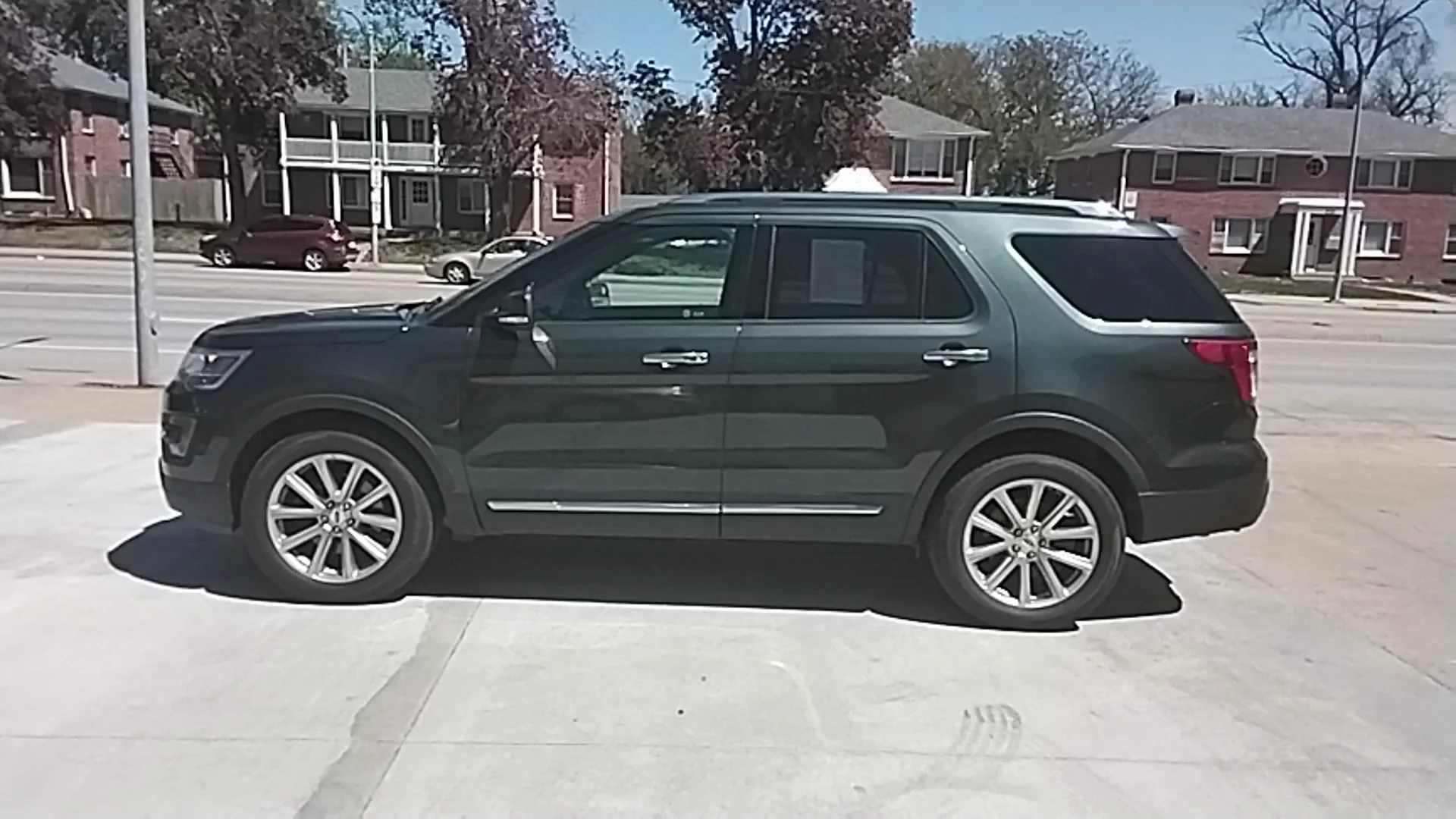 Used 2016 Gray Ford LIMITED image 8