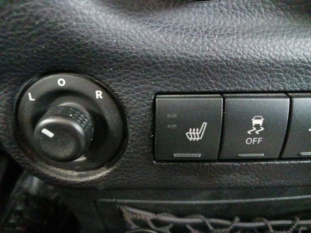 Used 2016 White Jeep Unlimited Sahara image 25